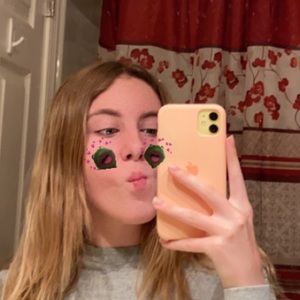 Meet your Posher, Olivia